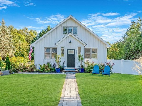 1230 New Suffolk Ave, Mattituck, NY 11952