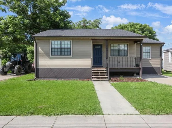204 E Urquhart St, Chalmette, LA 70043