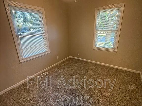 4th image of 4401 SW 19th St