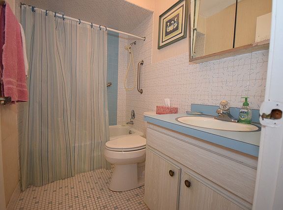 5th image of 10820 Kilpatrick Ave APT 1SE