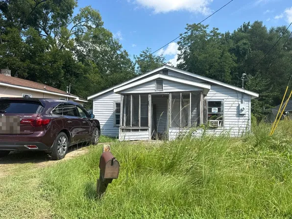 63 Walker St, Johnston, SC 29832