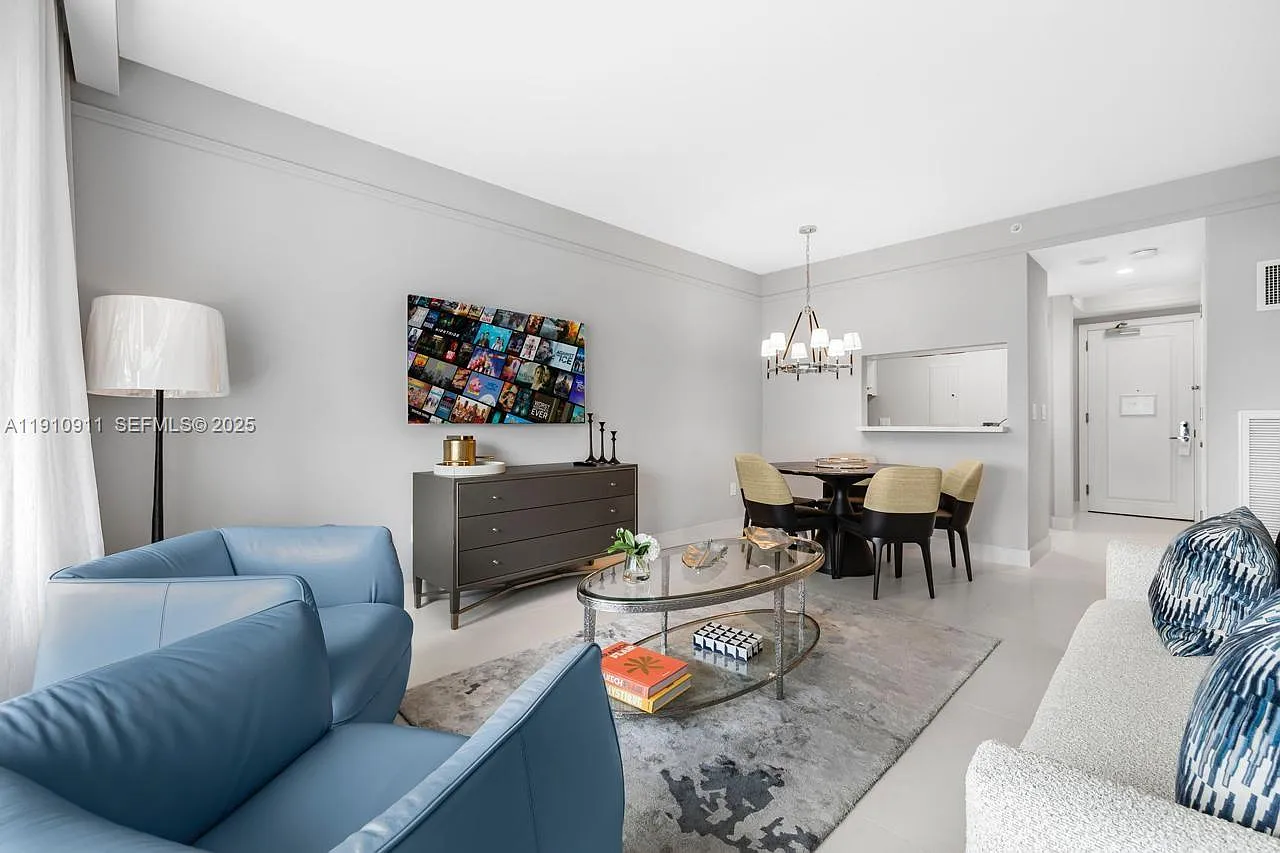 1 bed, 983 sqft, $11,000 — Photo 3