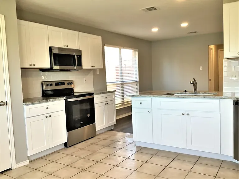 629 Duke Dr — Photo 4