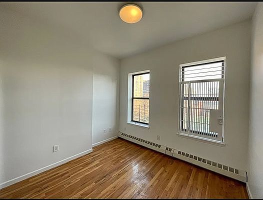 4th image of 2353 2nd Ave #6A
