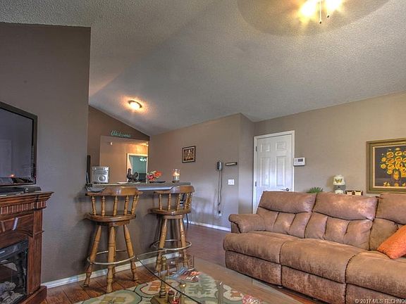 5th image of 2500 Cedar Dr
