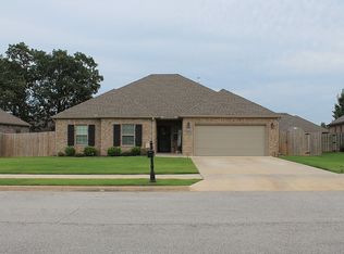 764 E Cypress Ct, Siloam Springs, AR 72761