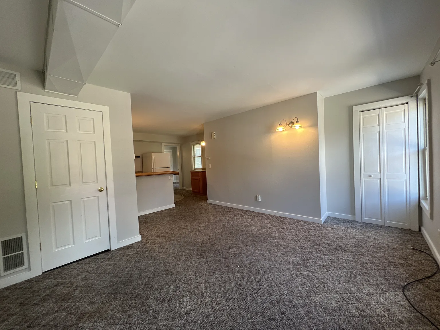 582 Loras Boulevard - 2 — Photo 3