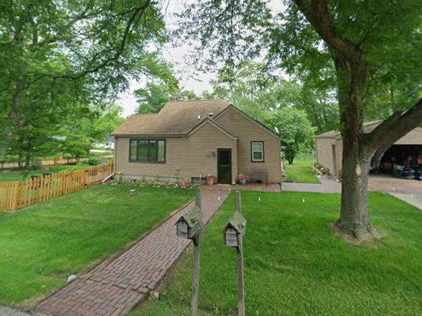 1704 S Berlin AVENUE, New Berlin, WI 53151