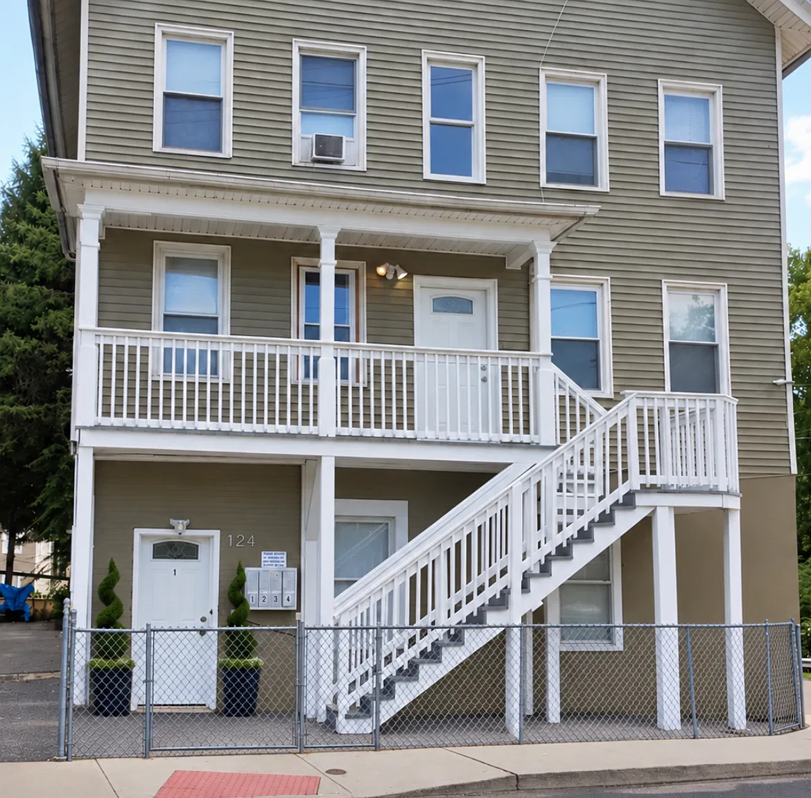 3 bed, 1500 sqft, $1,900 — Photo 1