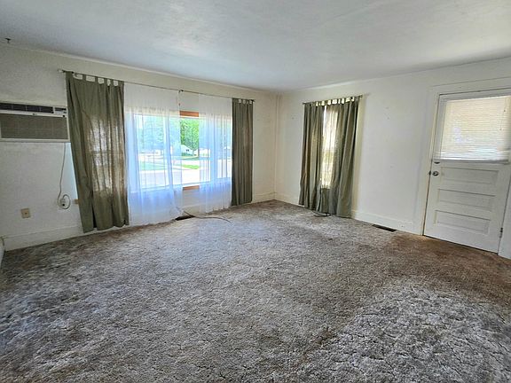5th image of 213 E Fremont St