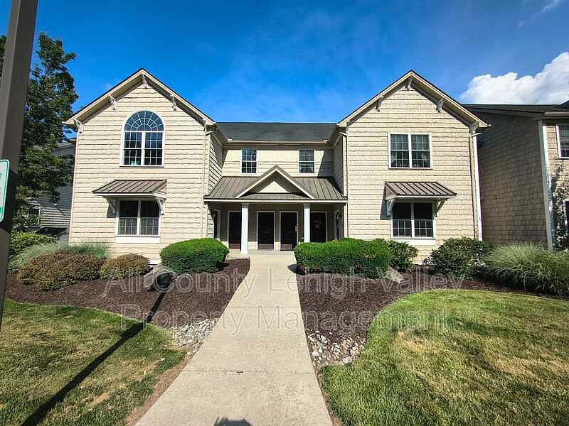 1st image of 1157 Meadow Lark Way