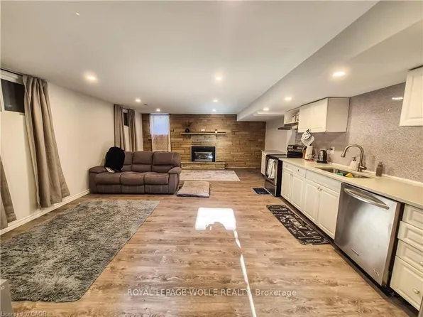 11 Duncairn Ave, Kitchener, ON N2M 4S5