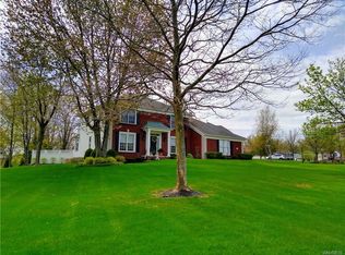 3 Harmony Cir, Orchard Park, NY 14127