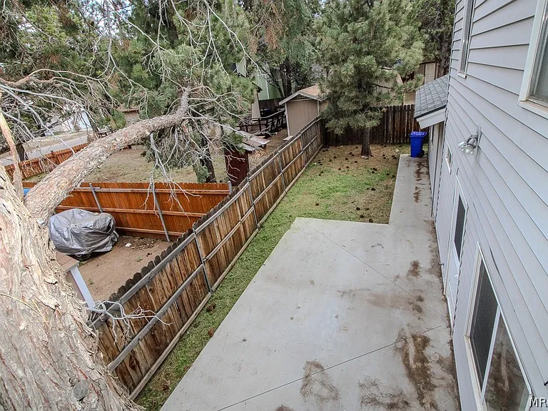870 Ash Ln — Photo 35