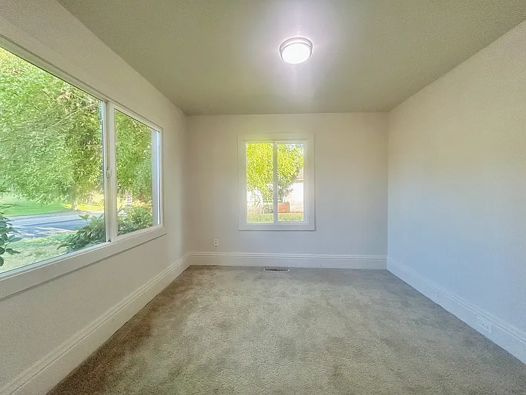 1908 S Wilkeson St — Photo 19