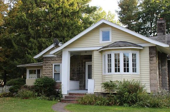 2nd image of 106 Dewey Ave