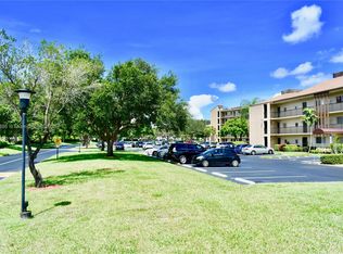 7860 NW 50th St APT 201, Lauderhill, FL 33351