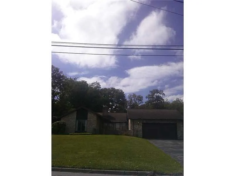 540 N 6th St photo 1