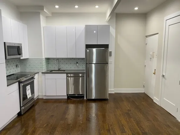 901 Washington Avenue image 1 of 10