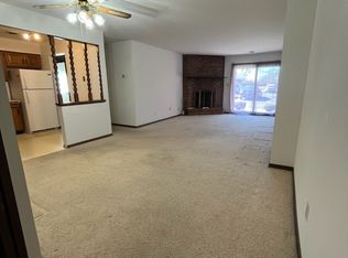 935 W Glen Park Ave APT 101, Griffith, IN 46319