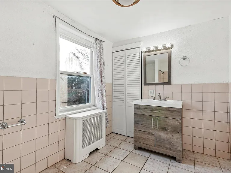1225 N Howard St — Photo 11