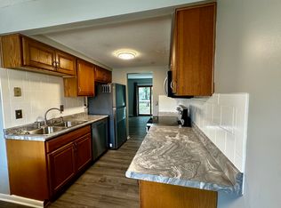 7677 Whitney Dr, Apple Valley, MN 55124