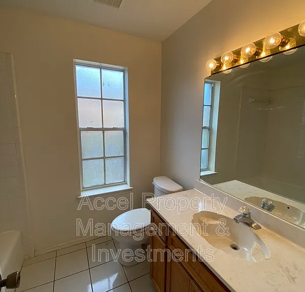 6617 N 40th St — Photo 9