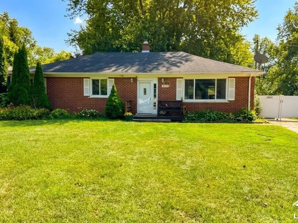 29521 West Rd, New Boston, MI 48164