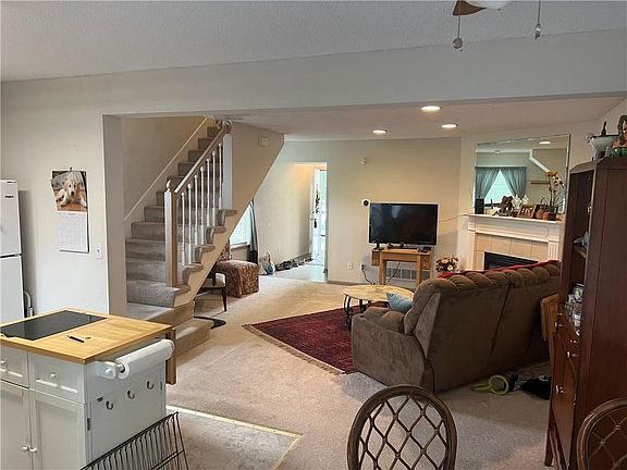 3rd image of 1427 SE Lexington Ave #139D