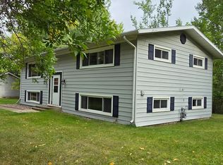 102 Shorewood Dr, International Falls, MN 56649