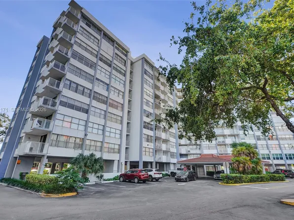 1300 NE Miami Gardens Dr APT 320E, Miami, FL 33179