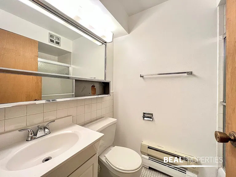 660 West Wrightwood — Photo 12