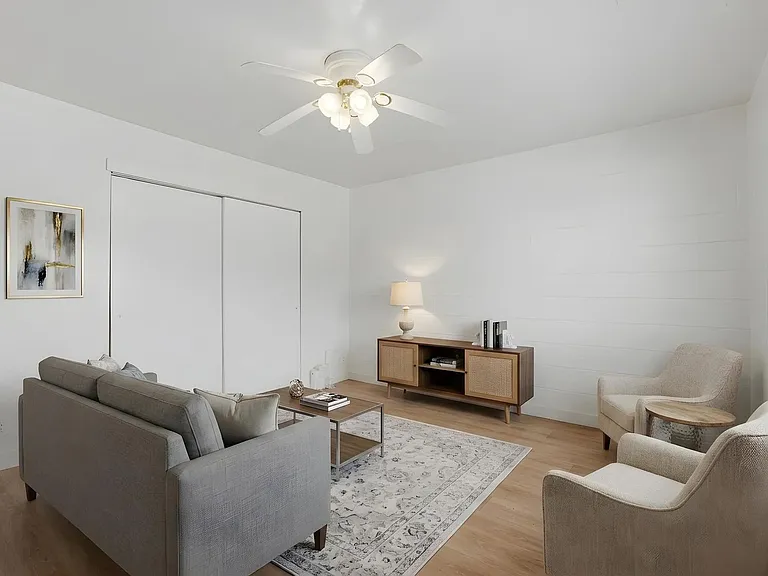Grandview Manor — Photo 19