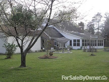Up stairs
						:
						2 bedrooms. Newly remodeled bathroom granite sink top walk-in storage upstairs.