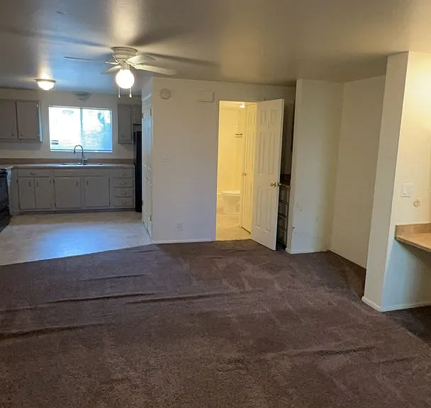 275 W 500 N — Photo 2