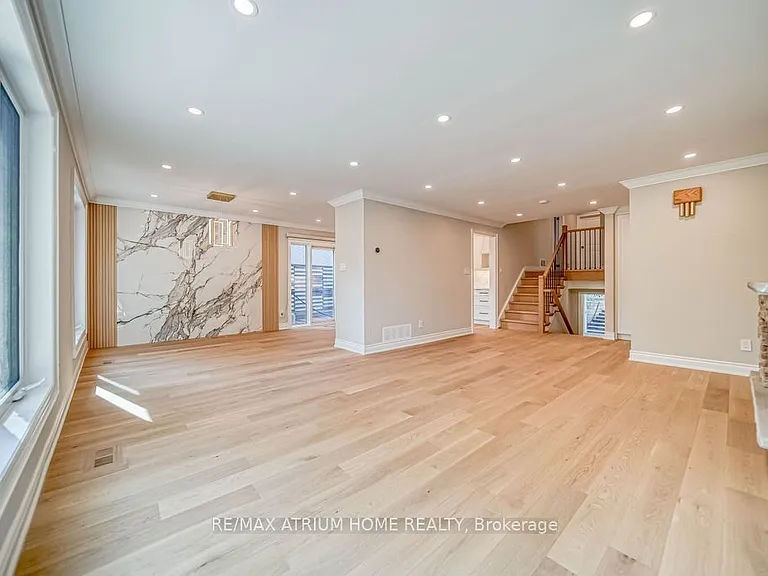 4 Palomino Cres — Photo 4