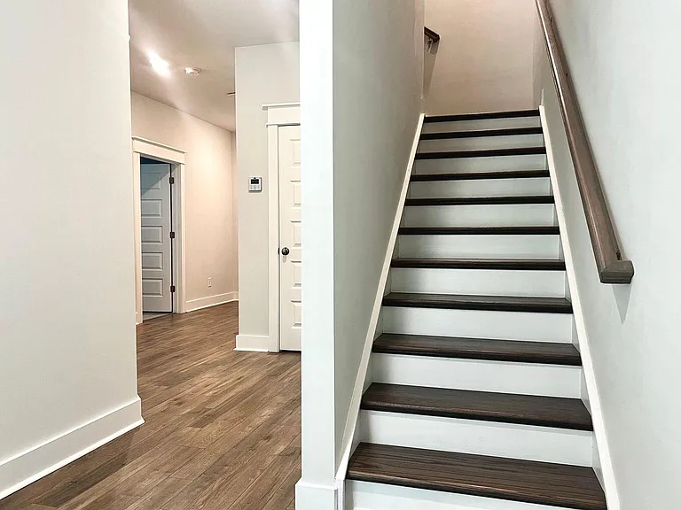 1510 Martel St #D-1 — Photo 4