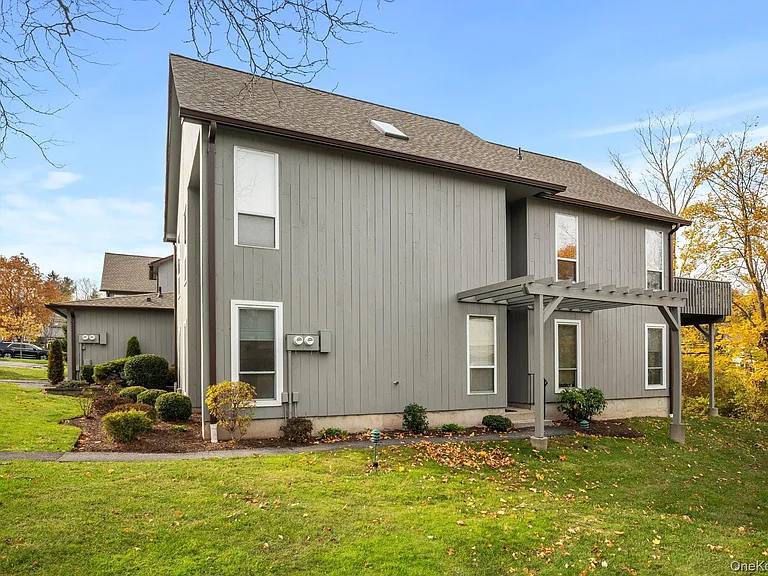11 Woods Brooke Ln #1 — Photo 26