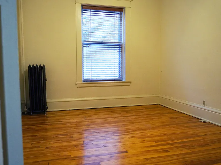 Oxford Street Apartments — Photo 42