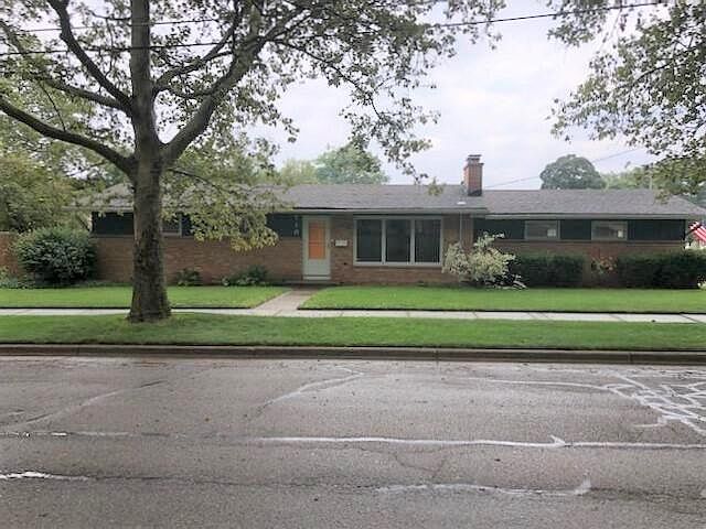 1st image of 710 Beaumont Dr NW