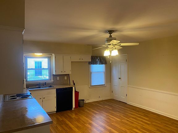 5th image of 216 S Parker Dr