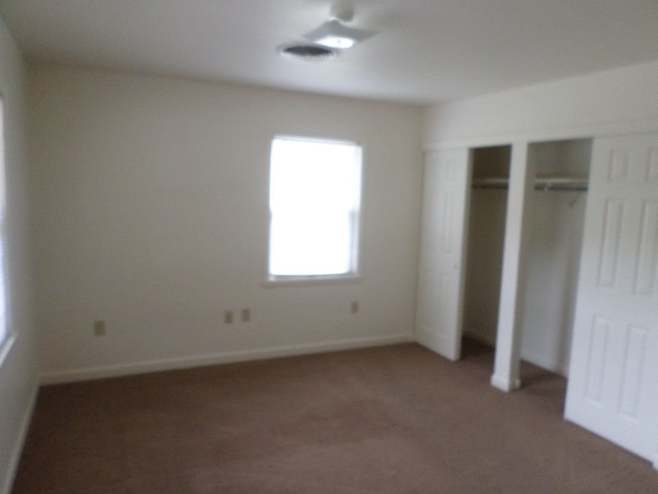 1st image of 184 Kentucky Cir