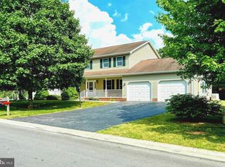 211 Friendship Ln, Gettysburg, PA 17325