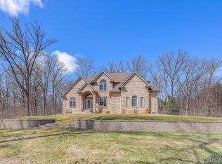 595 Donna Mae, Leonard, MI