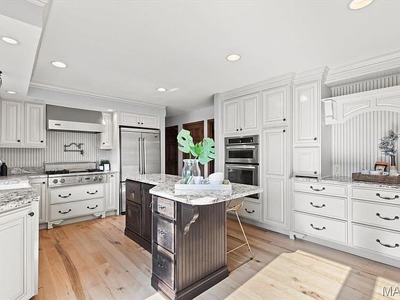2nd image of 1841 Newburyport Rd