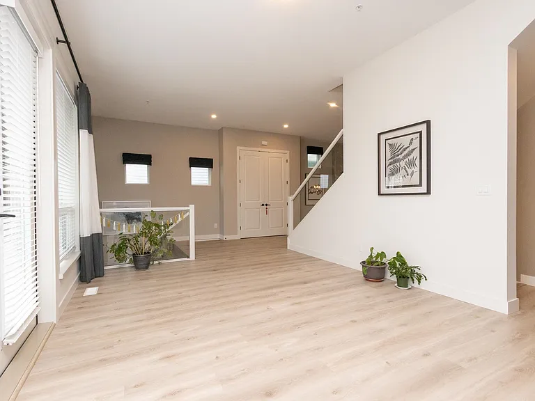 23193 113th Ave — Photo 2