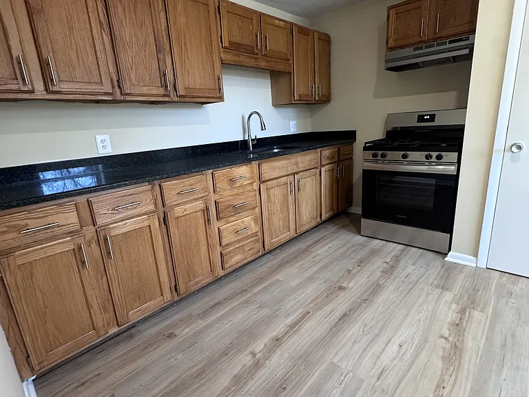 400 Riverside Dr #OVERLOOKBSMT9 — Photo 8