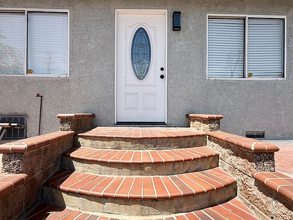 2nd image of 605 Lagoon Ave