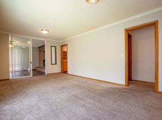 7224 N Ridge Dr, Omaha, NE 68112