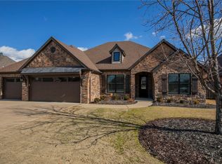5703 S 47th St, Rogers, AR 72758